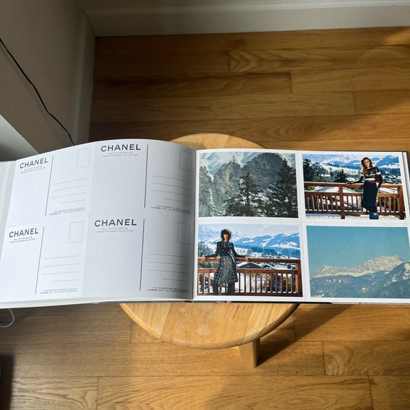 Chanel Fall-Winter 2021/22 Ready-to-wear collection book - Picture 10 of 14